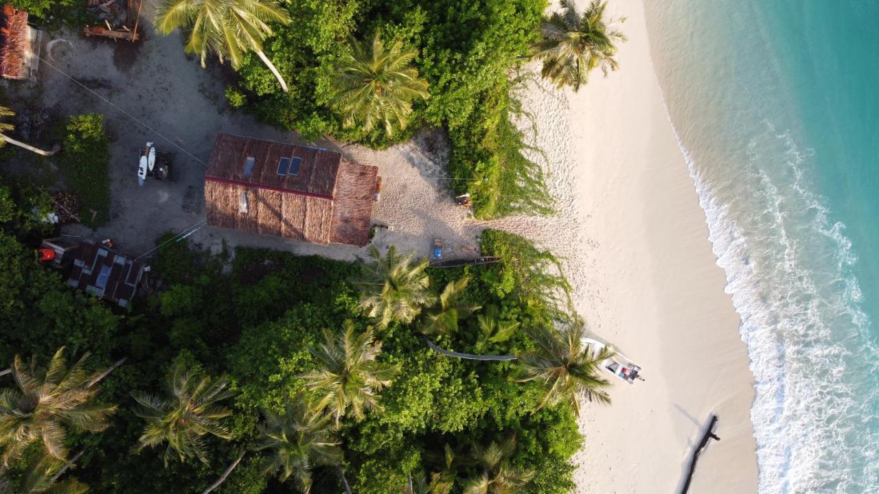 Pinang Island - Private Island Sea View Bungalows Singkil  المظهر الخارجي الصورة