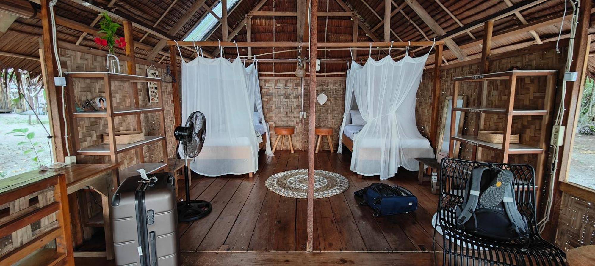 Pinang Island - Private Island Sea View Bungalows Singkil  المظهر الخارجي الصورة