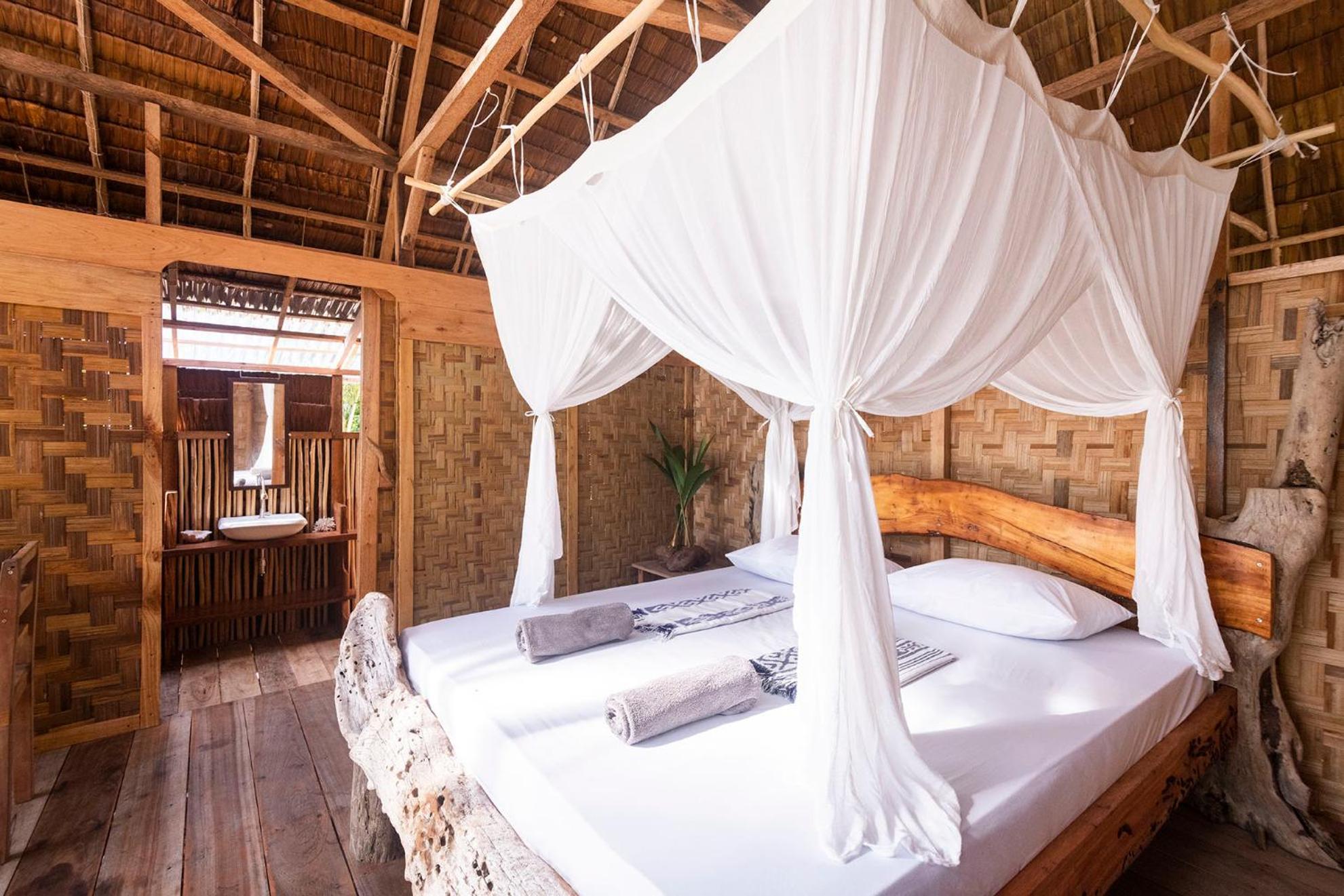 Pinang Island - Private Island Sea View Bungalows Singkil  المظهر الخارجي الصورة