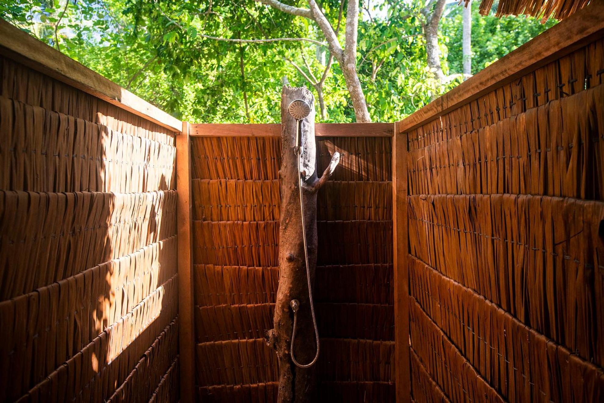 Pinang Island - Private Island Sea View Bungalows Singkil  الغرفة الصورة